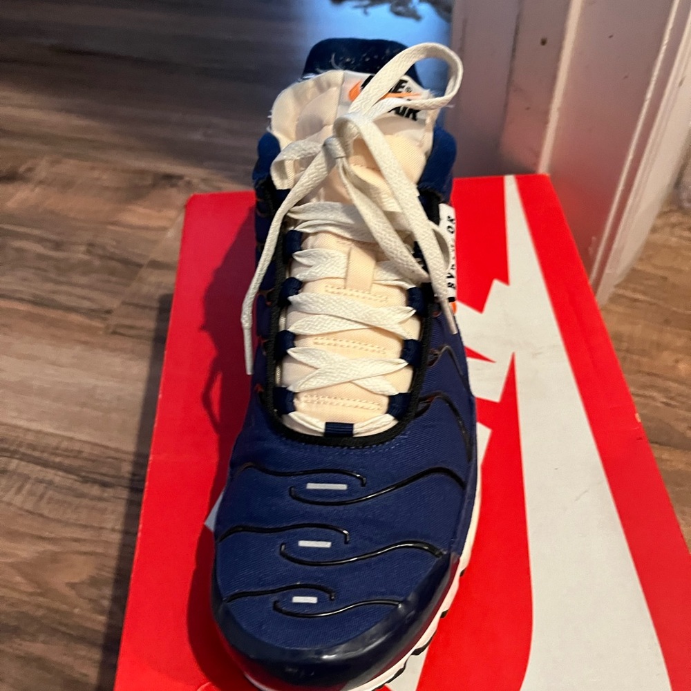 Nike Air Max Plus - Picture 4 of 5